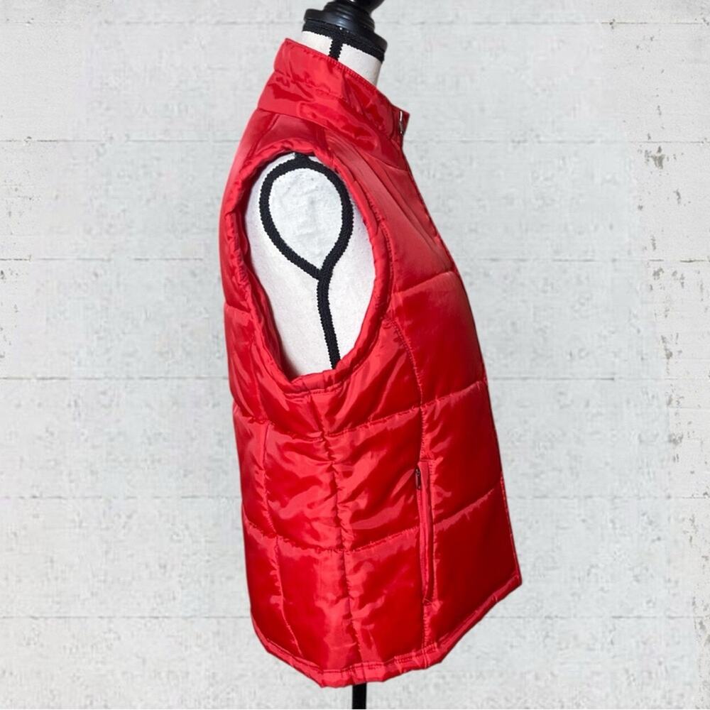 Ohio State Buckeyes Women’s Red Puffer Vest Size M/L Football Big Ten - Picture 3 of 10